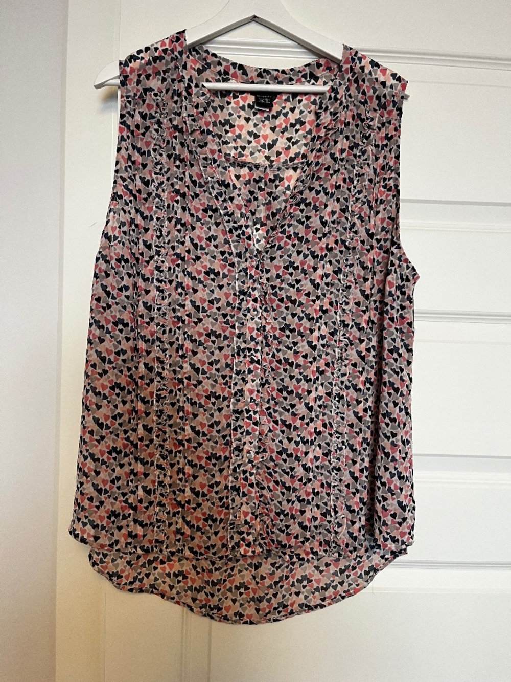 Torrid size 1 sleeveless chiffon blouse